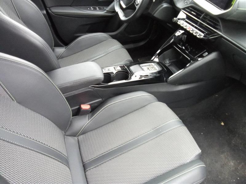 Peugeot 2008 GT Puretech 130 EAT8 S&S