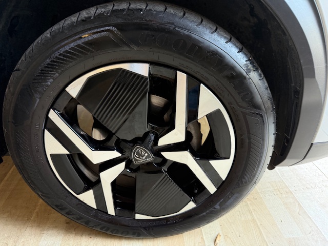 Peugeot 2008 PureTech 130 S&S EAT8 GT