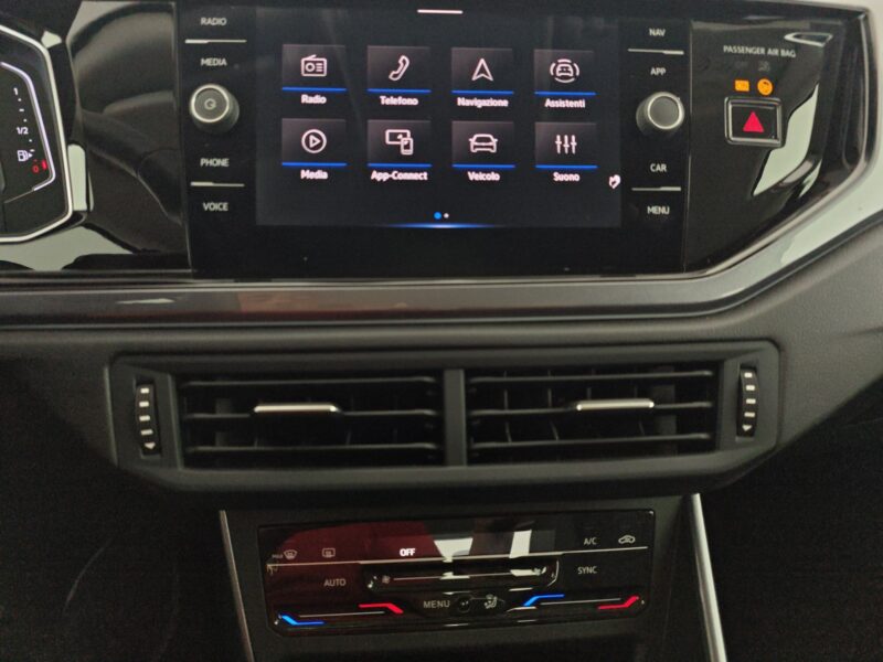 VOLKSWAGEN - Polo 1.0 TSI Style